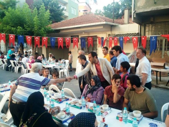Ak Parti Ataşehir Yenisahra Sokak İftarı 2015