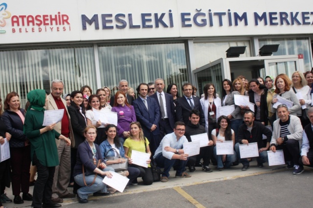 ATAMEM, ataşehir Belediyesi, Meslek Eğitim Merkezi Kursiyerleri, Sertifikalarını aldı