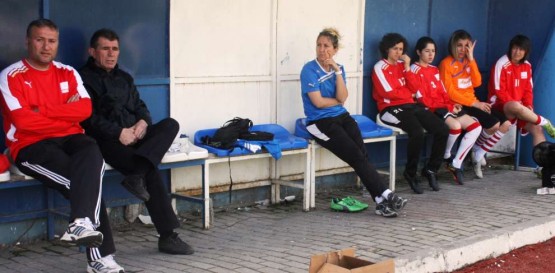 atasehir-belediye-bayan-futbol-konak