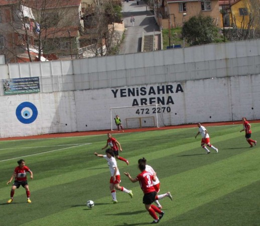 atasehir-belediye-bayan-futbol-konak
