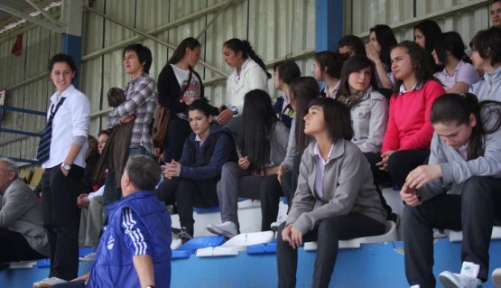 atasehir-belediye-bayan-futbol-konak