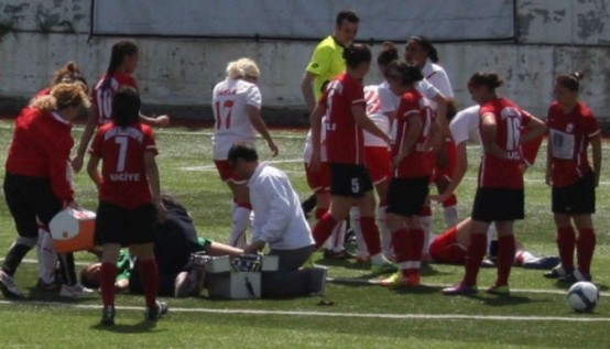 atasehir-belediye-bayan-futbol-konak