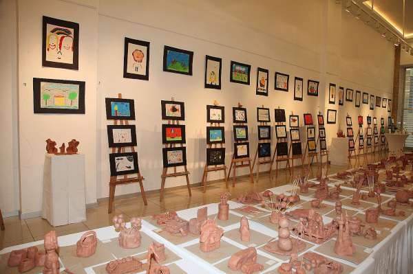 Ataşehir'de Yaz Sanat Okulu Öğrencilerinden Sergi