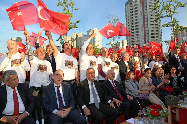 19 Mayıs Ataşehir'de Coşkuyla Kutlandı