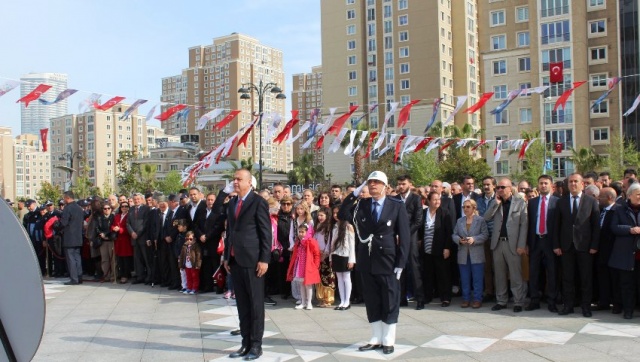 ATAŞEHİR 23 NİSAN ÇELENK KOYMA TÖRENİ 2019