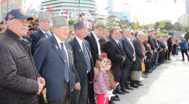 ATAŞEHİR 23 NİSAN ÇELENK KOYMA TÖRENİ 2019