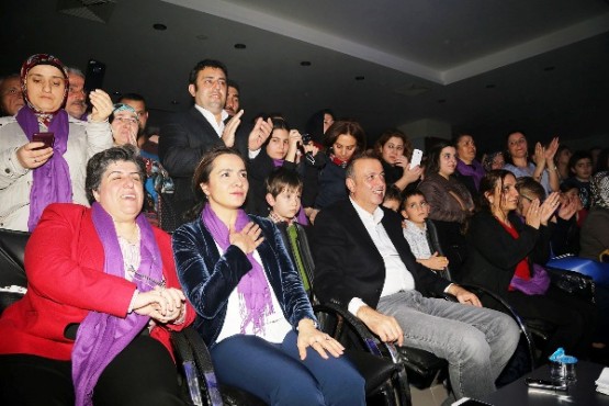 Kadınlar Ataşehir’de Hak ve Emekleri İçin Yürüdüler