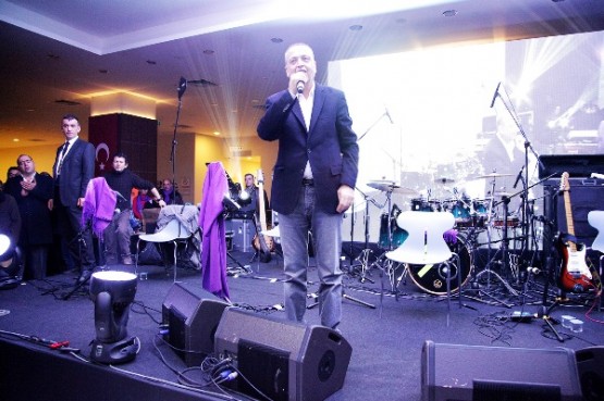 Kadınlar Ataşehir’de Hak ve Emekleri İçin Yürüdüler