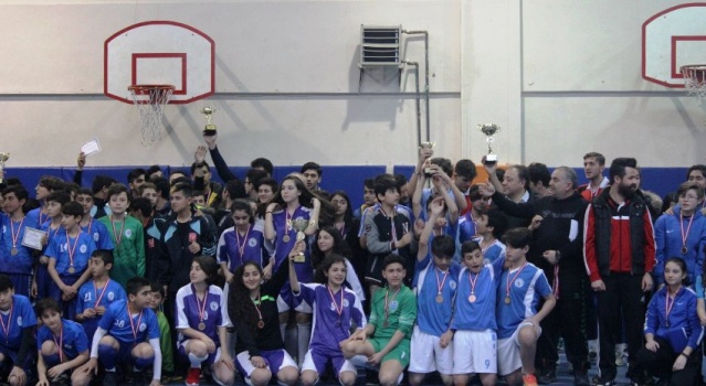 ATAŞEHİR OKULLAR ARASI FUTSAL TURNUVASI SONA ERDİ