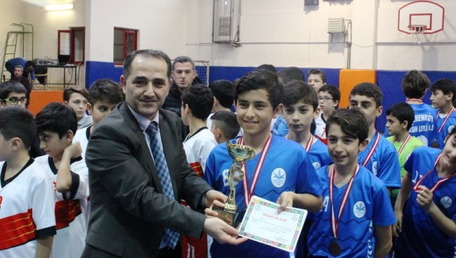 ATAŞEHİR OKULLAR ARASI FUTSAL TURNUVASI SONA ERDİ