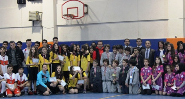 ATAŞEHİR OKULLAR ARASI FUTSAL TURNUVASI SONA ERDİ