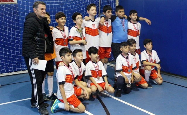 ATAŞEHİR OKULLAR ARASI FUTSAL TURNUVASI SONA ERDİ