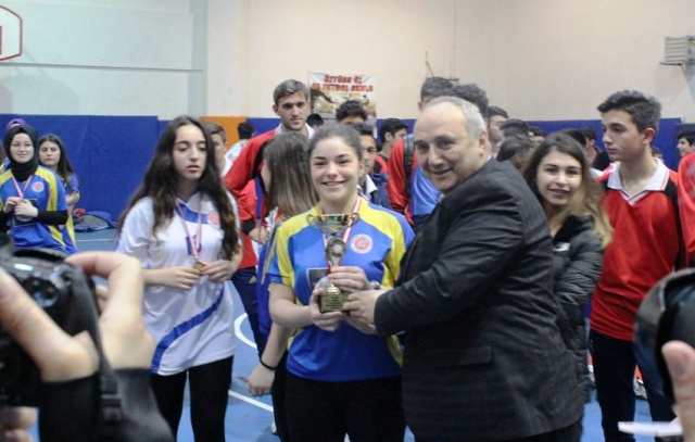 ATAŞEHİR OKULLAR ARASI FUTSAL TURNUVASI SONA ERDİ