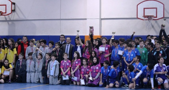 ATAŞEHİR OKULLAR ARASI FUTSAL TURNUVASI SONA ERDİ