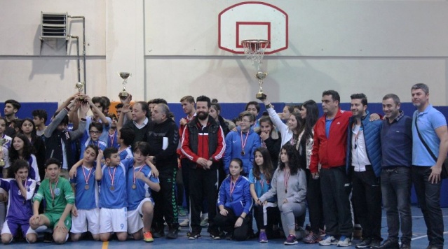 ATAŞEHİR OKULLAR ARASI FUTSAL TURNUVASI SONA ERDİ
