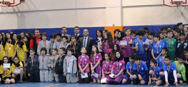 ATAŞEHİR OKULLAR ARASI FUTSAL TURNUVASI SONA ERDİ