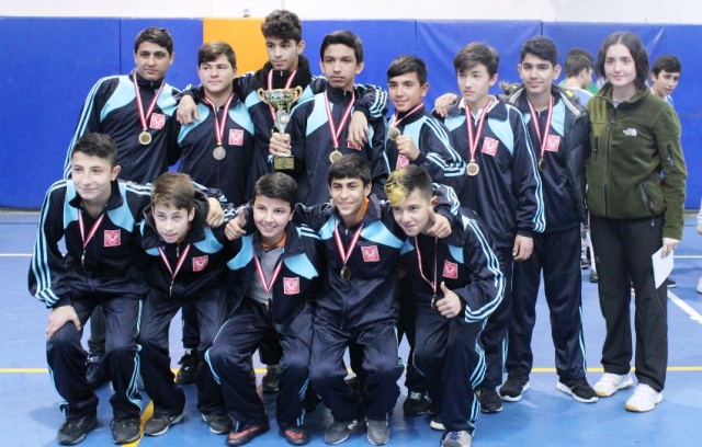 ATAŞEHİR OKULLAR ARASI FUTSAL TURNUVASI SONA ERDİ