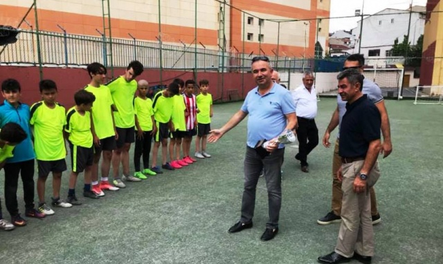 Ataşehir'de Şampiyon Kulüpler Kupalarını Aldı