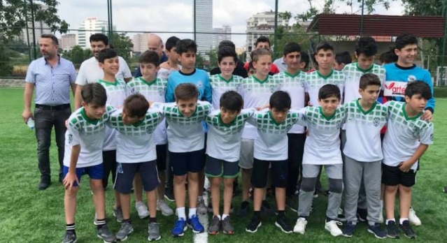 Ataşehir'de Şampiyon Kulüpler Kupalarını Aldı