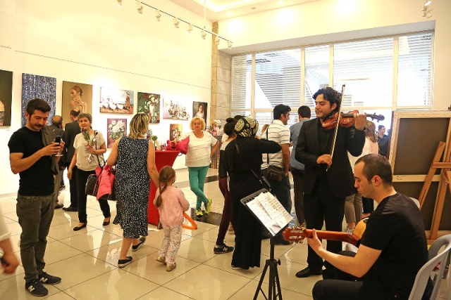 Ataşehir'de Ana Renkler’den “Sanatla Yaşamak” Sergisi