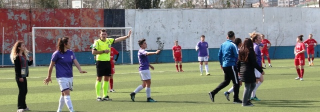 Ataşehir Bayan Futbol Takımı, Yenisahra Stadı