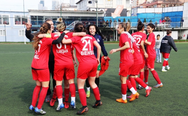 Ataşehir Bayan Futbol Takımı, Yenisahra Stadı