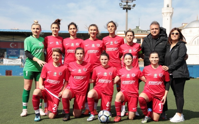 Ataşehir Bayan Futbol Takımı, Yenisahra Stadı