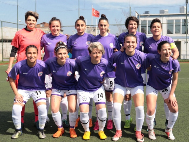 Ataşehir Bayan Futbol Takımı, Yenisahra Stadı