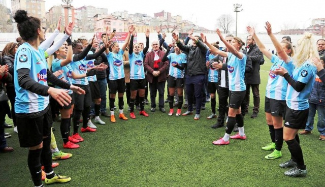 ATAŞEHİR BELEDİYESPOR KADIN FUTBOL TAKIMI ŞAMPİYON