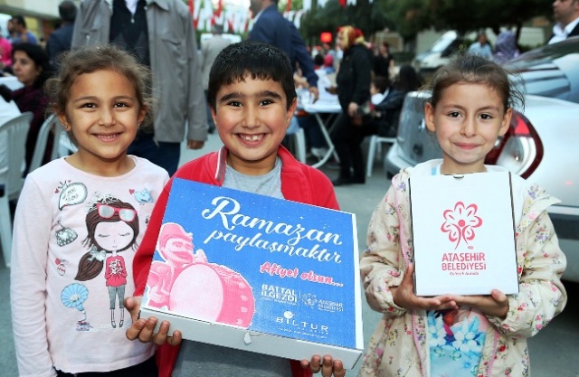Ataşehir Belediyesi İçerenköy Sokak İftarı 2017