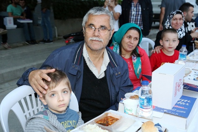 Ataşehir Belediyesi İçerenköy Sokak İftarı 2017