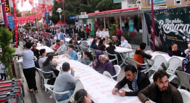 Ataşehir Belediyesi Küçükbakkalköy Prestij Caddesi İftarı 2018