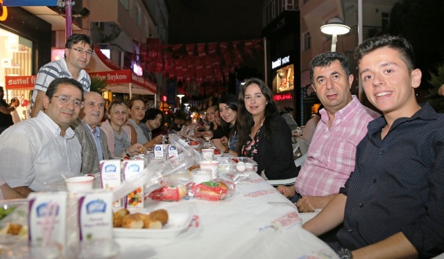 ATAŞEHİR’DE KADİR GECESİ'NE ÖZEL SAHUR YAPILDI