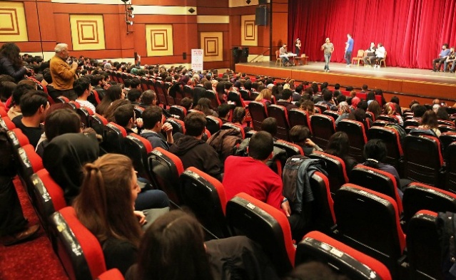 ATAŞEHİR'DE SINAV ÖNCESİ GENÇLERE MORAL