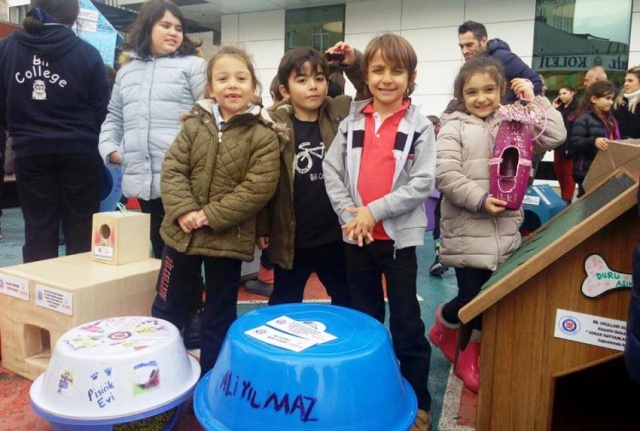 ATAŞEHİR BİL KOLEJİ ÖĞRENCİLERİ CAN DOSTLARINA SICAK YUVA YAPTILAR