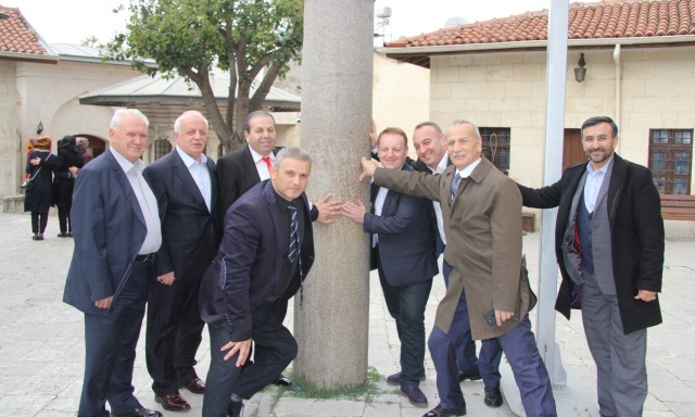 ATAŞEHİR BİRLİK PLATFORMU ZEYTİNDALI HAREKATINDA AFRİN YOLUNDA MEHMETÇİĞİMİZİN YANINDA