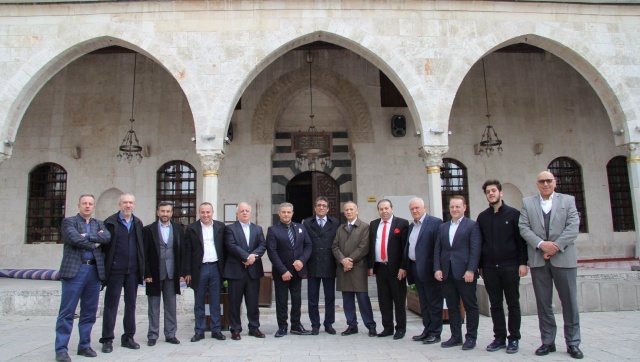 ATAŞEHİR BİRLİK PLATFORMU ZEYTİNDALI HAREKATINDA AFRİN YOLUNDA MEHMETÇİĞİMİZİN YANINDA