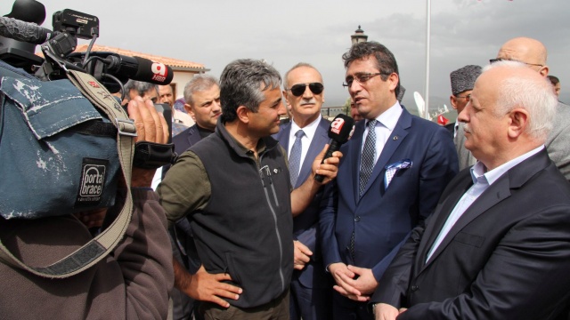 ATAŞEHİR BİRLİK PLATFORMU ZEYTİNDALI HAREKATINDA AFRİN YOLUNDA MEHMETÇİĞİMİZİN YANINDA