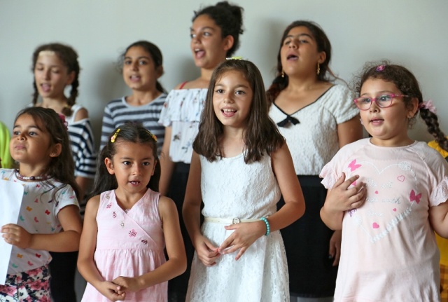 ATAŞEHİR'DE ÇOCUKLAR DOYASIYA EĞLENDİ