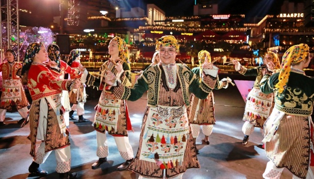 ATAŞEHİR’DE DÜNYA DANS GÜNÜ ŞOV