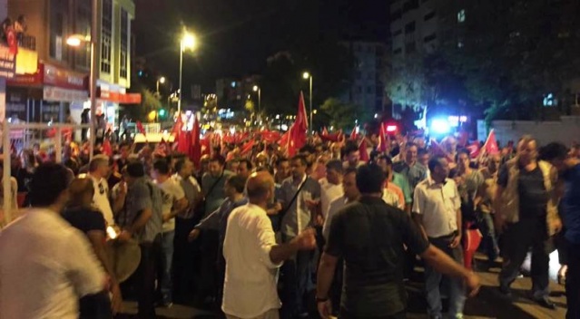 Ak Parti Ataşehir Demokrasi Nöbetinde 2016