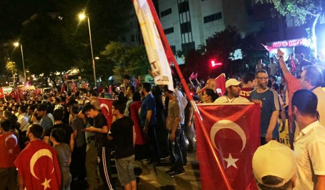 Ak Parti Ataşehir Demokrasi Nöbetinde 2016