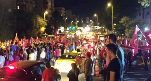 Ak Parti Ataşehir Demokrasi Nöbetinde 2016
