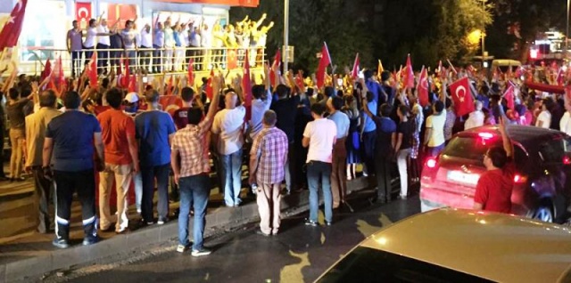 Ak Parti Ataşehir Demokrasi Nöbetinde 2016