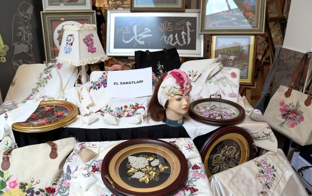 ATAŞEHİR'DE EL EMEĞİ GÖZ NURU SERGİSİ