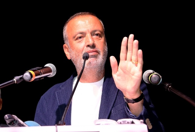 Ataşehir, Emekevler Kentsel dönüşüm Sakinleri Tapularını ve Anahtarlarını Aldılar
