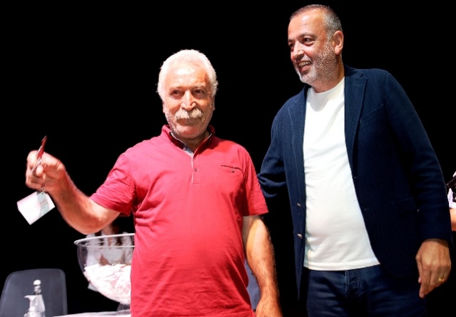 Ataşehir, Emekevler Kentsel dönüşüm Sakinleri Tapularını ve Anahtarlarını Aldılar