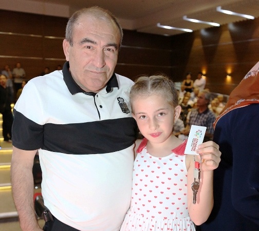 Ataşehir, Emekevler Kentsel dönüşüm Sakinleri Tapularını ve Anahtarlarını Aldılar
