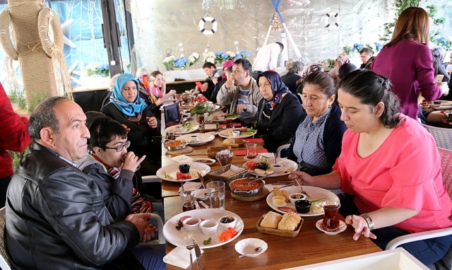 Ataşehirli Engelliler Kahvaltida Buluştu 2017