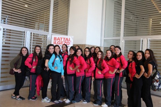 Ataşehir Folklor Topluluğu, Belediye Meclisini Ziyaret Etti